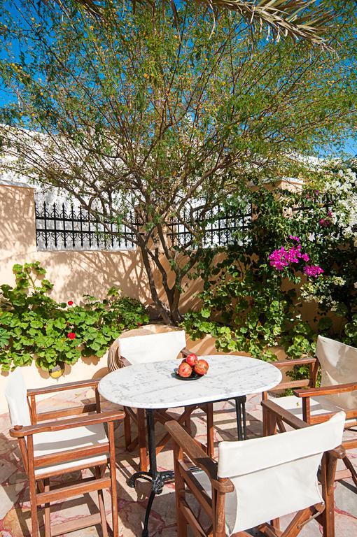 Hôtel Donna'S House Santorini à Pýrgos Extérieur photo