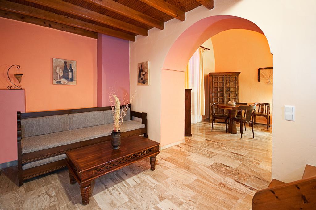 Hôtel Donna'S House Santorini à Pýrgos Extérieur photo